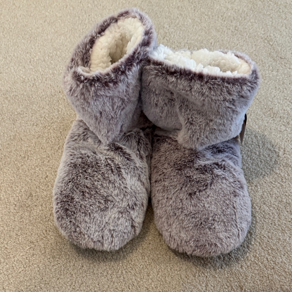 Cozy Plush Faux Fur Bootie Slippers in Purple